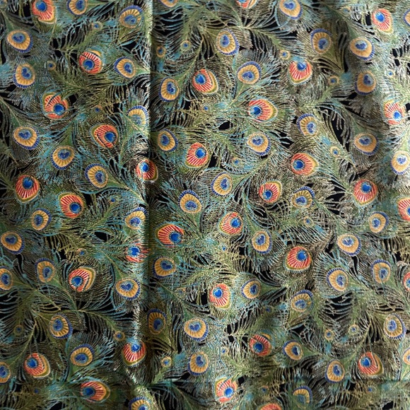 Vintage Peacocks Feather Black Green Blue Purple Shimmer Fabric Background - Picture 4 of 4